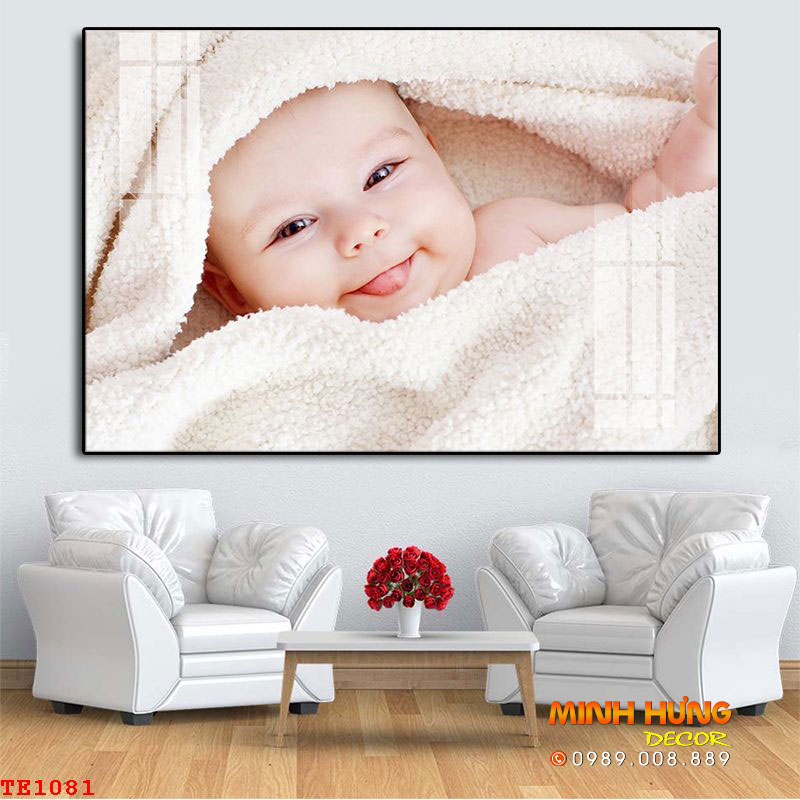 “Nụ cười ngọt ngào của em bé sẽ luôn giúp cho ngôi nhà của bạn tràn đầy niềm vui và hạnh phúc. Hãy lựa chọn ngay một tấm tranh treo tường em bé ngộ nghĩnh đáng yêu để trang trí cho căn phòng của con bạn.”