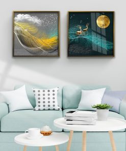 Tranh nai đứng trên lông vũ dưới trăng FT10104