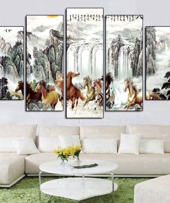 Tranh ngựa chạy dưới thác nước MD317