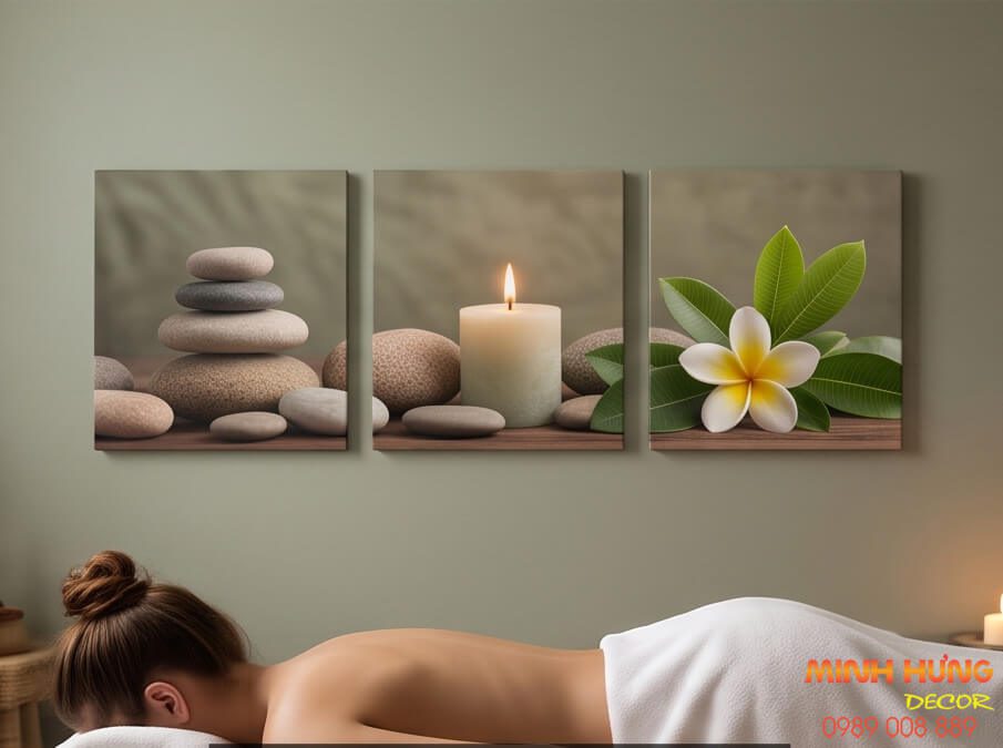 Mẫu tranh spa đẹp bộ 3 bức hoa sứ nến thơm và sỏi đá phong cách thư giãn
