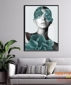 Tranh tráng gương khuôn mặt và hoa xanh TGH9170