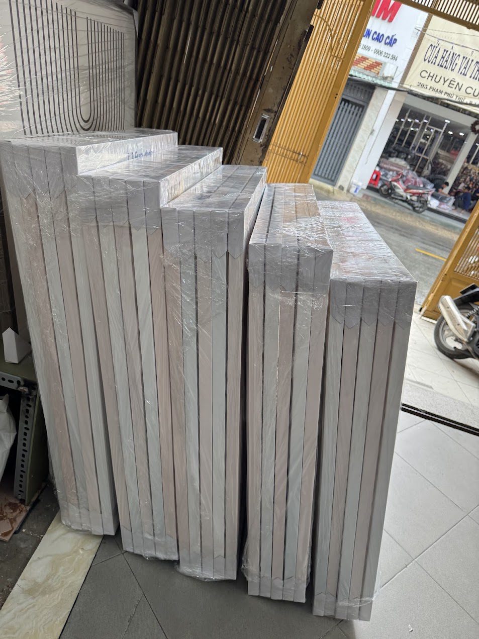 Tranh tràn viền văn phòng Long An